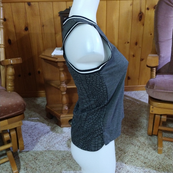 Size X's Nike athletic workout sports top - Picture 8 of 16